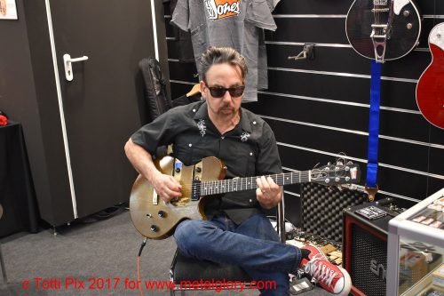 Chris Casello - A Real Cool R´n´R Guitarman (1)