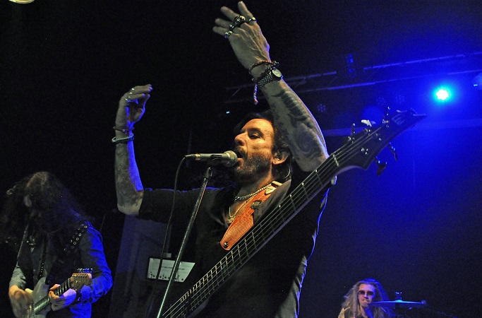 Marco Mendoza – „Viva La Rock Tour” in Bückeburg, Schraubbar am 09.03.2018