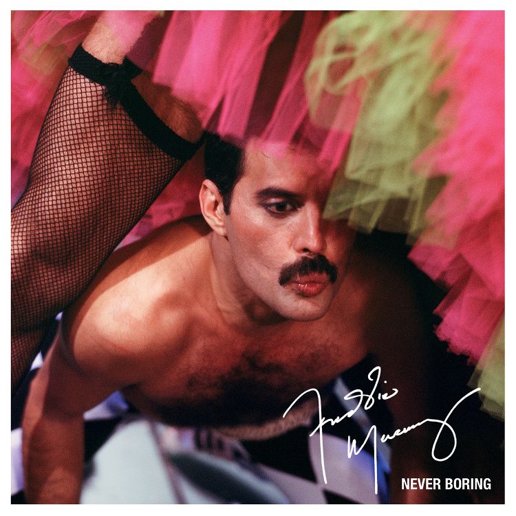 News: Von Freddie Mercury erscheint am 11.10. die neue 3CD+Blu-ray+DVD-Box „Never Boring“