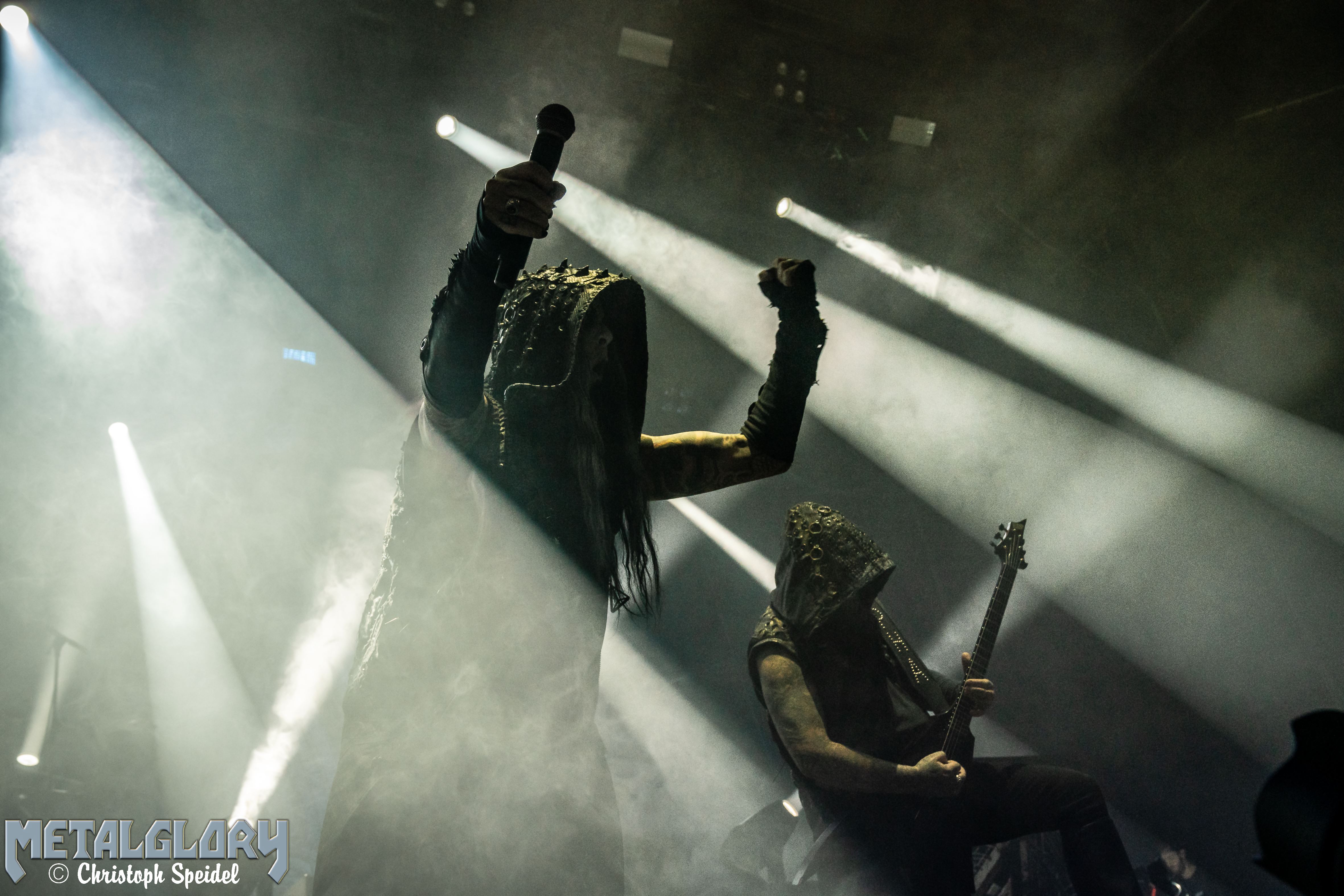 Dimmu Borgir & Amorphis „European Tour 2020“, Support Wolves in the Throne Room, 01.02.2020, Swiss Life Hall, Hannover