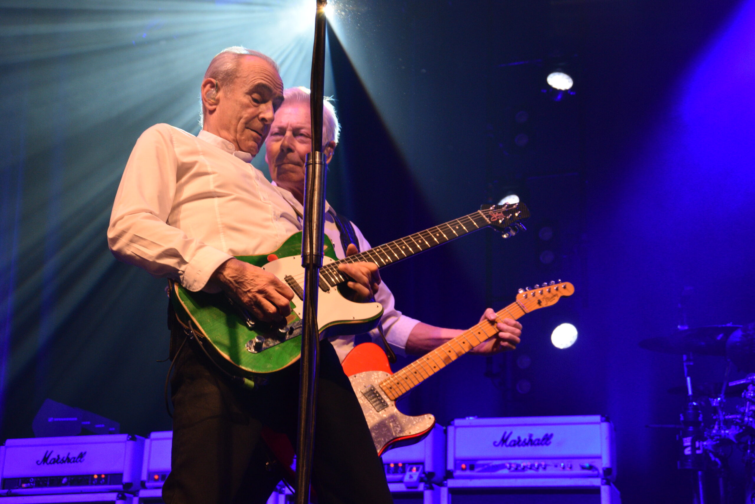 Status Quo „Out Out Quoing The Xmas Tour 2022“, Hannover, Swiss Life Hall – 16.12.2022, Plus Very Special Guest: Manfred Mann´s Earth Band
